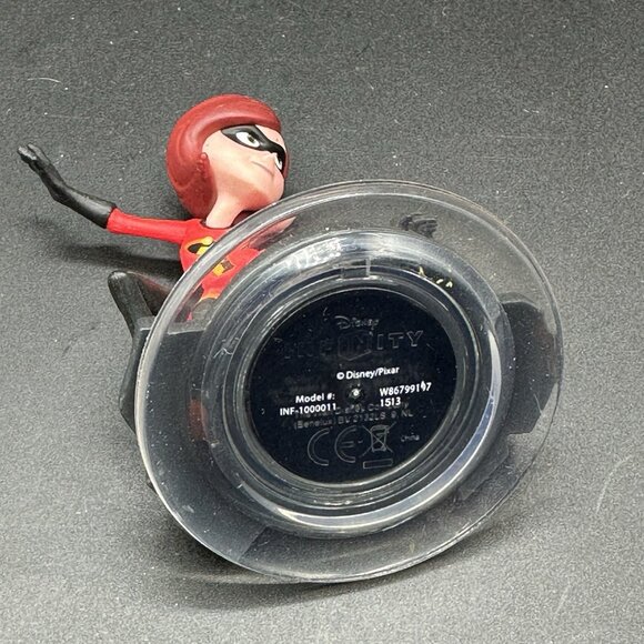 Disney Infinity Incredibles 4 Figure Lot Mr Mrs Incredible Dash Syndrome Figures - Picture 13 of 13